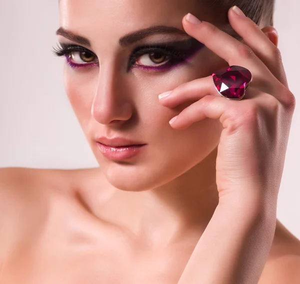Fashion woman with jewelry ring. Fashion portrait — Stock Photo, Image