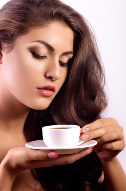 kahve fincanı kadınla.