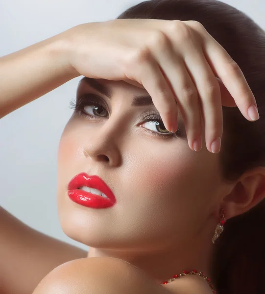 Woman with earring jewelry — Stock Photo, Image