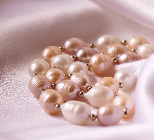 Beautiful pearl jewelry — Stock Photo, Image