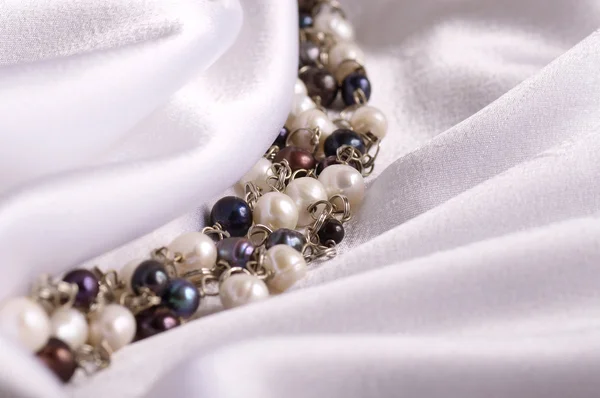 Hermosa joyería de perlas — Foto de Stock