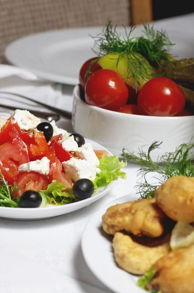 The served dinner table in a restaurant — Stock Photo, Image