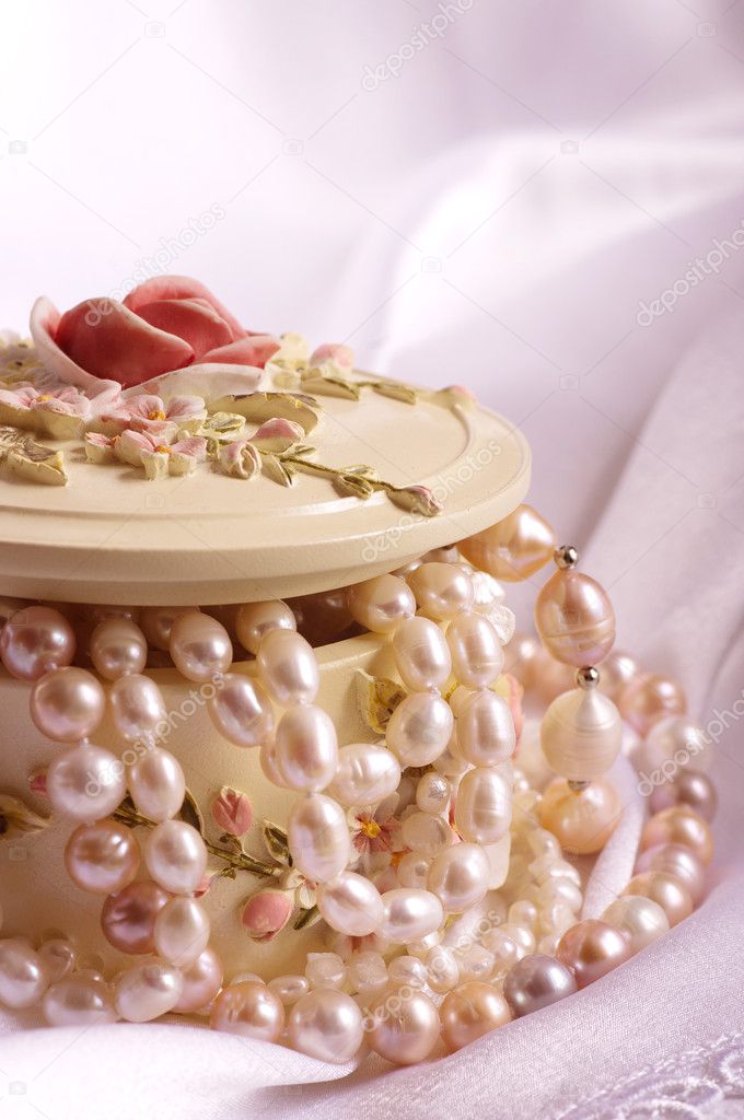 Jewelry box. Casket. Beautiful pearl jewelry