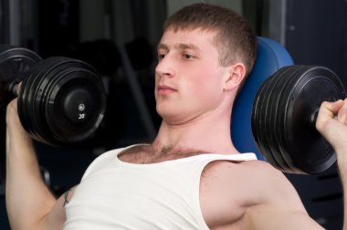 Genç kas spor adamı