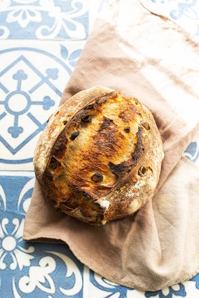 Homemade Freshly Baked Sourdough Bread Olives Close — Stockfoto
