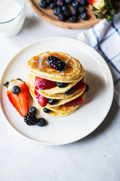 Vanilla Pancakes Fruits Berries Overhead View — Stock Photo, Image