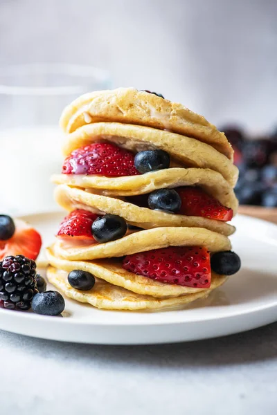 Stack Vanilla Pancakes Fruits Berries — Stock Photo, Image