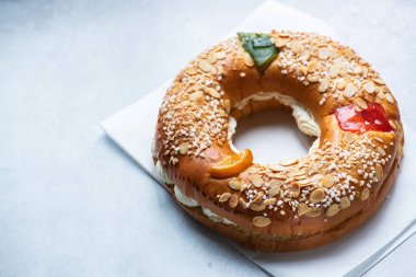 Roscon de Reyes - traditional Spanish Christmas baking. Copy space.