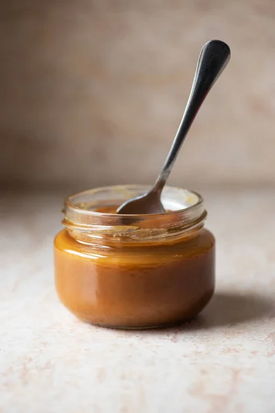 Homemade Creamy Caramel Jar Close — 스톡 사진