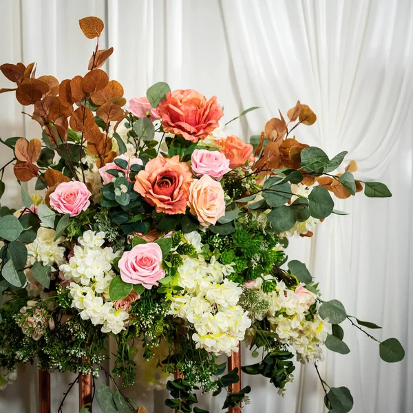 結婚式の段階で花の花束 — ストック写真