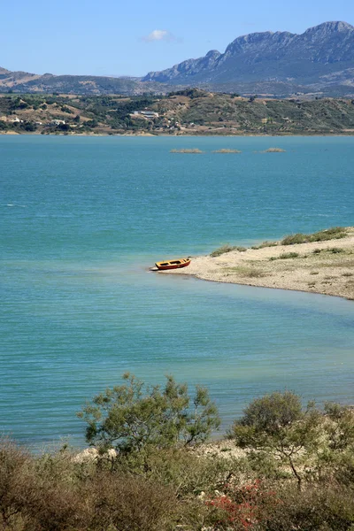 Boat on a lake — Stock Photo, Image