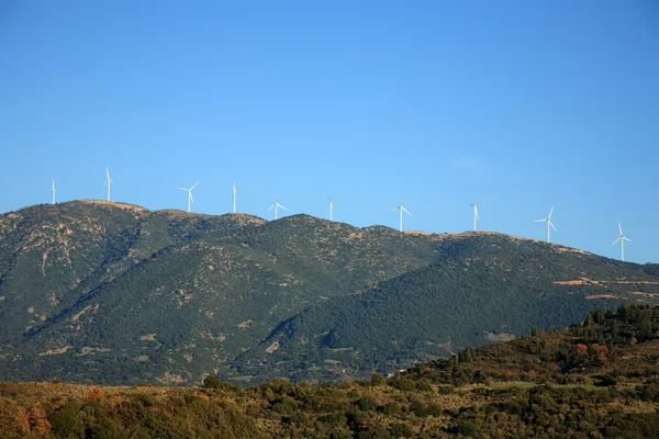Éoliennes sur la montagne — Photo