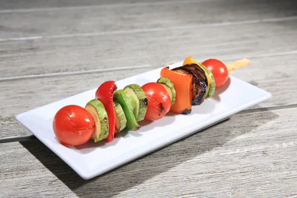 Verduras frescas en un pincho — Foto de Stock