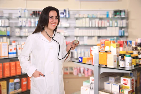 Pretty young pharmacist — Stock Photo, Image