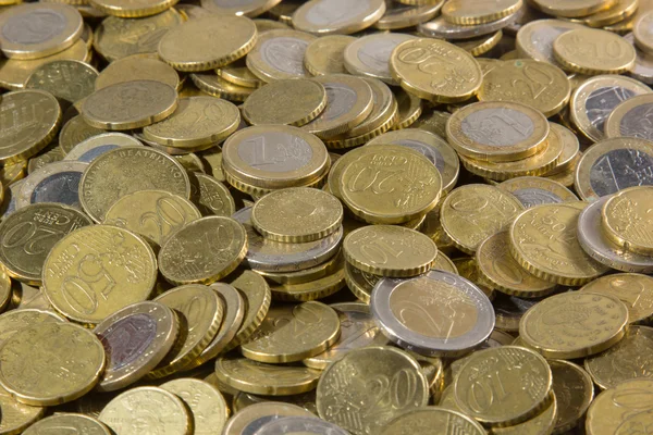 Gros plan de pièces en euros tas — Photo