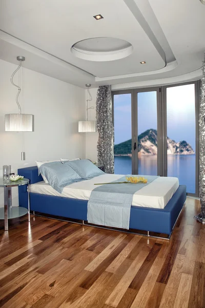 Luxus-Schlafzimmer mit schöner Aussicht — Stockfoto