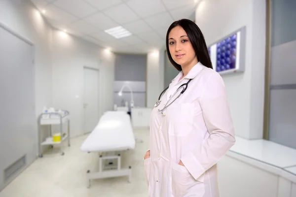 Giovane medico femminile — Foto Stock