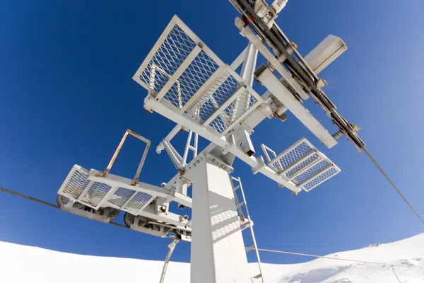 Téléski sur la station de ski — Photo