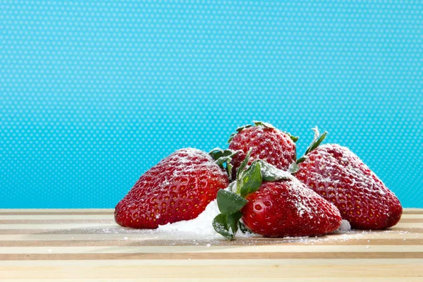 新鲜草莓糖粉 — 图库照片
