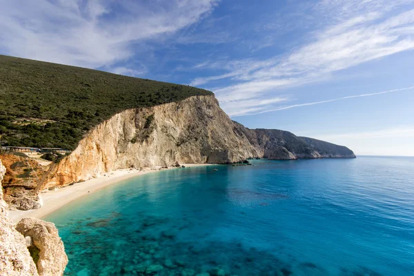 Vackra stranden på en grekisk ö — Stockfoto