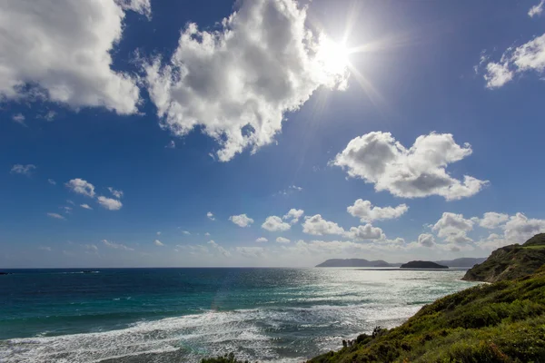 Gerakas beach bulutlar ve güneş ile — Stok fotoğraf