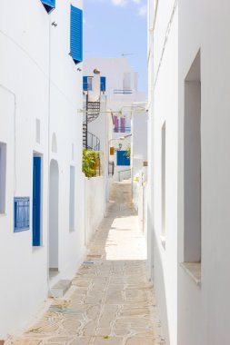 Beyaz evler Tinos Island, Yunanistan ile şehir
