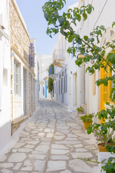 Traditionelle straße in tinos insel, griechenland — Stockfoto