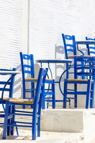 Hermosa calle en la isla de Tinos, Grecia — Foto de Stock