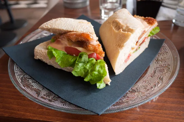 Fresh chicken sandwich — Stock Photo, Image