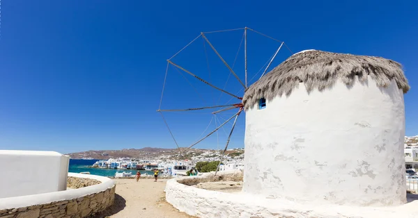 Traditionelle Windmühlen in Griechenland — Stockfoto