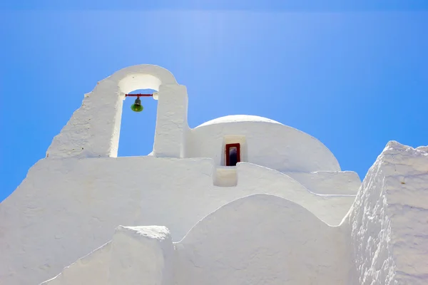 Chiesa bianca a Mykonos, Grecia — Foto Stock