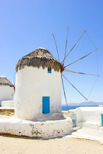 ミコノス島、ギリシャの風車 — ストック写真