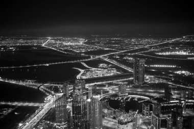 Dubai UAE - 18 Aralık 2017, gece Dubai şehri, Burj Khalifa manzaralı, en üst kat