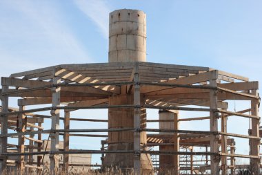 terk edilmiş binada