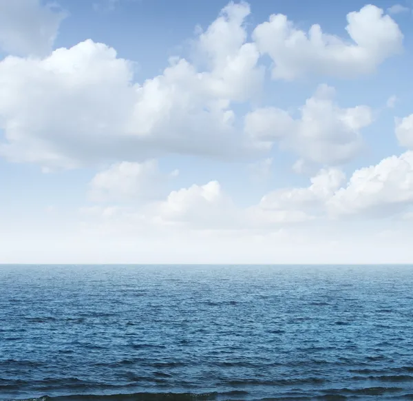 Океан и небо — стоковое фото