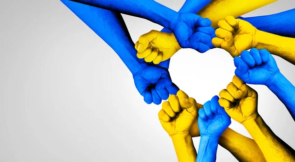 乌克兰与乌克兰团结欧洲的伙伴关系作为一群人的心脏手牵手 这些人被塑造成一种支持的象征 以3D图解的方式表达了对基辅的自豪和爱 — 图库照片
