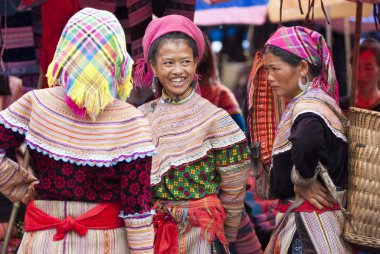 bac Hmong kadınlar pazarı ha