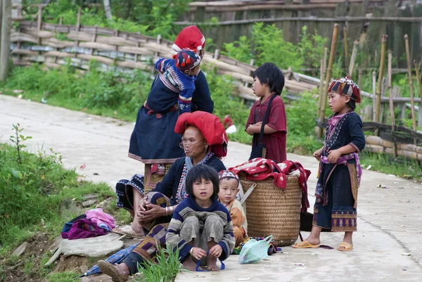 Red Dzao family — Stock Photo, Image