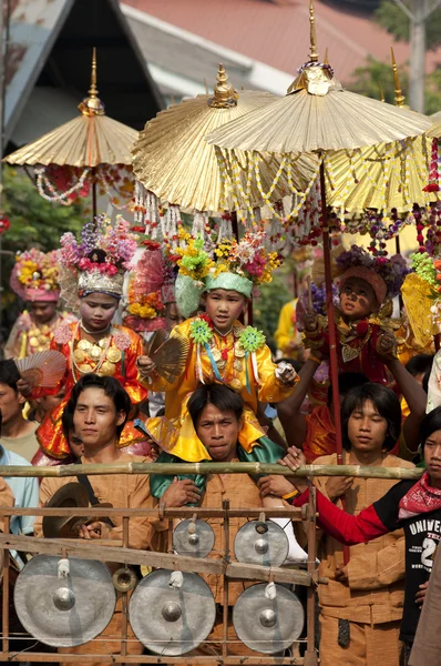 Buddhist novice ordination ceremony — Stock Photo, Image