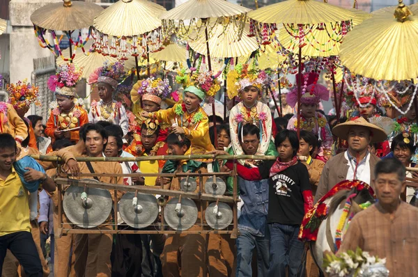 Buddhistiska nybörjare samordning ceremoni — Stockfoto