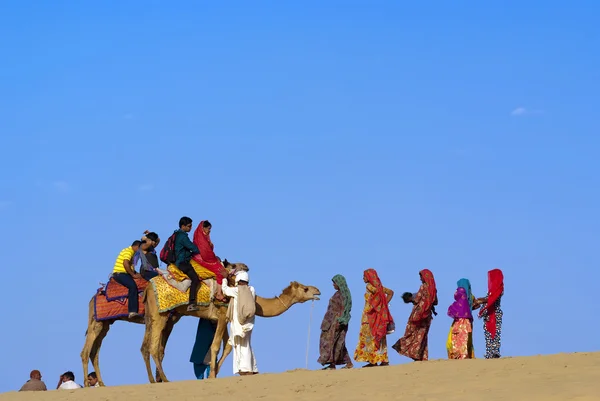 Camel riding at the Sam Sand Dune — Stock Photo, Image