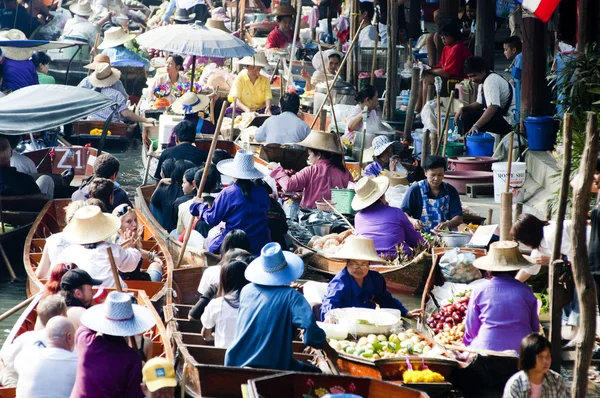 Drijvende markt in Damnoen saduak — Stockfoto