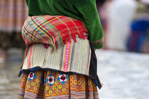 Hmong 's kostuum op de Bac Ha markt — Stockfoto