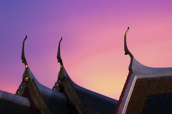 Roof of temple during sunset — Stock Photo, Image