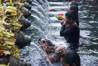 tapanların banyo tirta empul Tapınağı'nda yap.