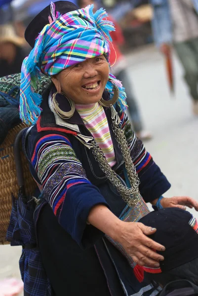 Hilltribe mulher vende chapéu — Fotografia de Stock