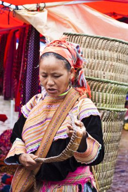 pazarında Baç Hmong kadına ha