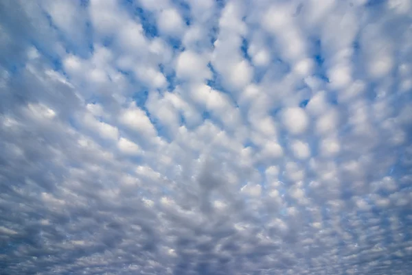 Bulutlar çizgileri — Stok fotoğraf