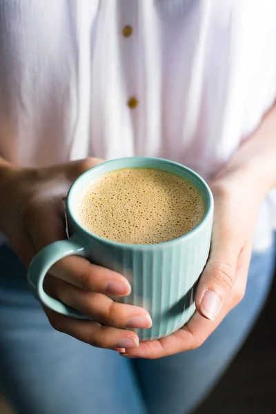 Girl Holding Cup Cashew Coffee — Stok Foto