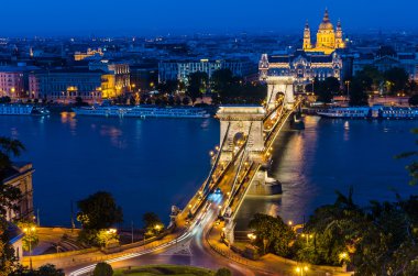 Szechenyi zincir köprü ve Tuna Nehri, Budapeşte